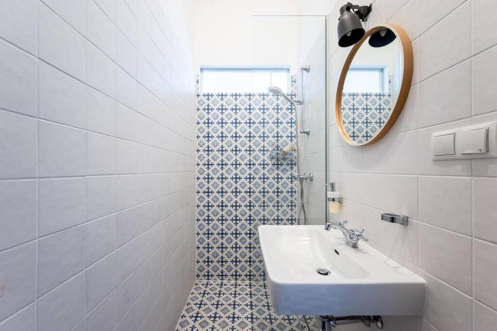 Lite 1br Near Metro & Center By Hm Wenen